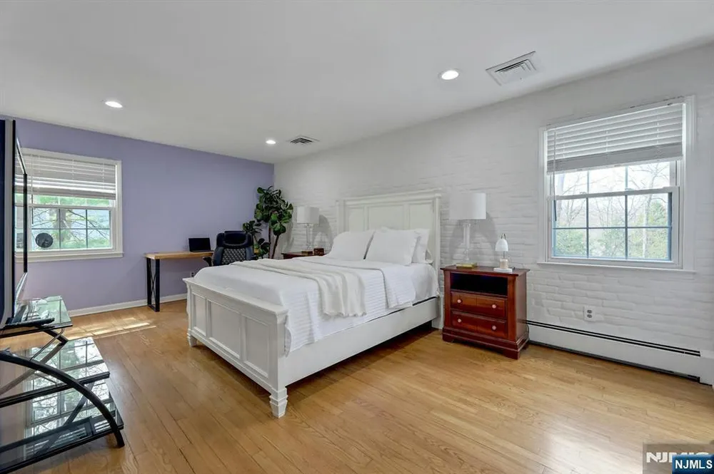 105 Apple Ridge Rd, Woodcliff Lake, NJ 07677
