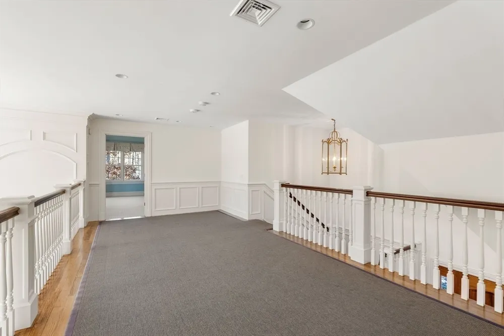 182 Winding River Rd, Wellesley, MA 02482