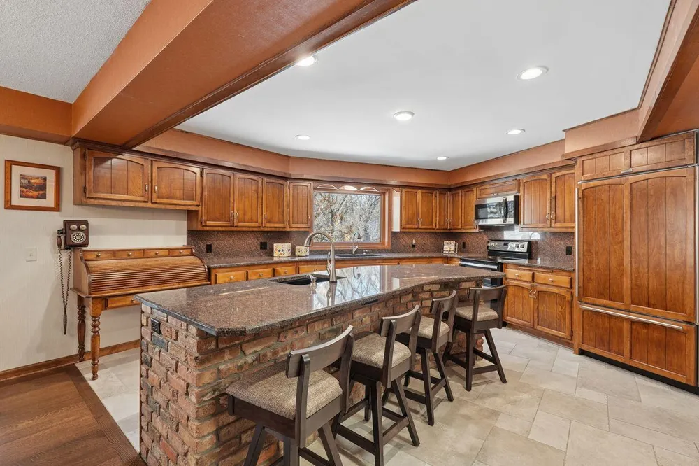 6175 Heather Pl NE, Fridley, MN 55432