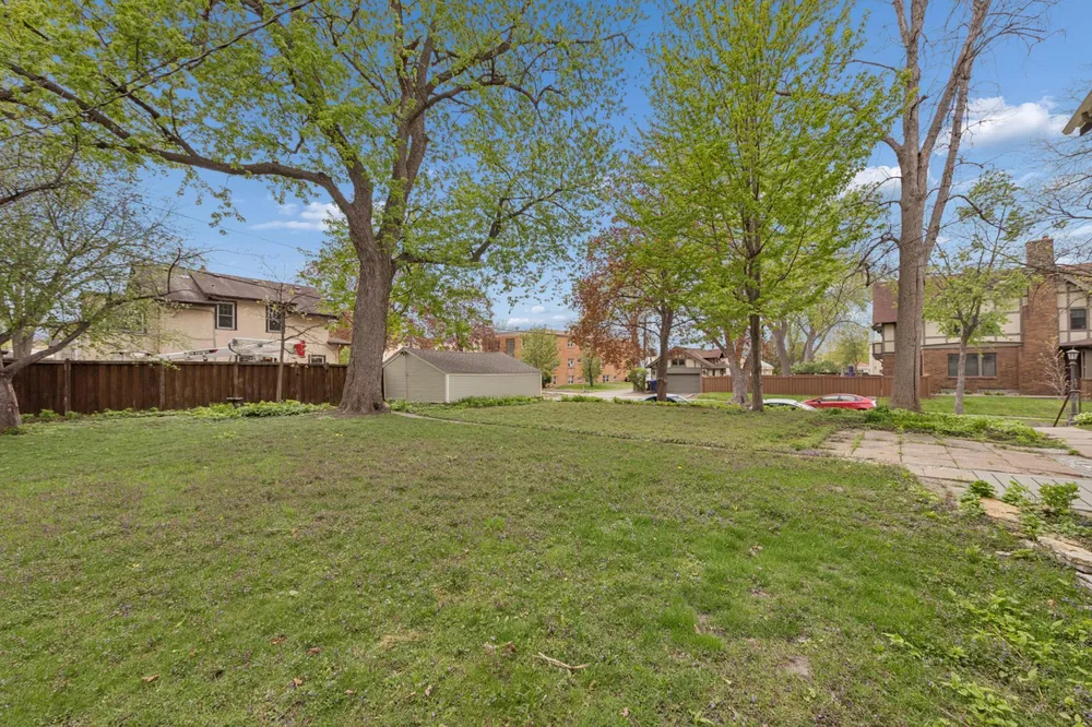 1732 Summit Ave, St Paul, MN 55105