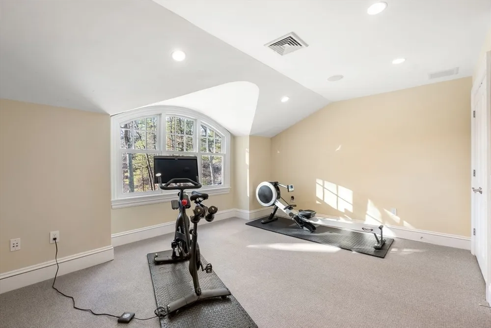 182 Winding River Rd, Wellesley, MA 02482