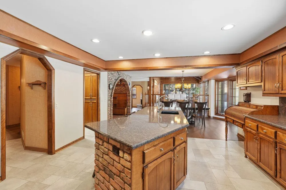 6175 Heather Pl NE, Fridley, MN 55432