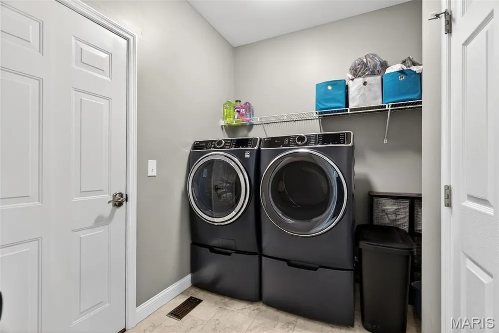 1407 Tucks Inn Ct, Lake St Louis, MO 63367