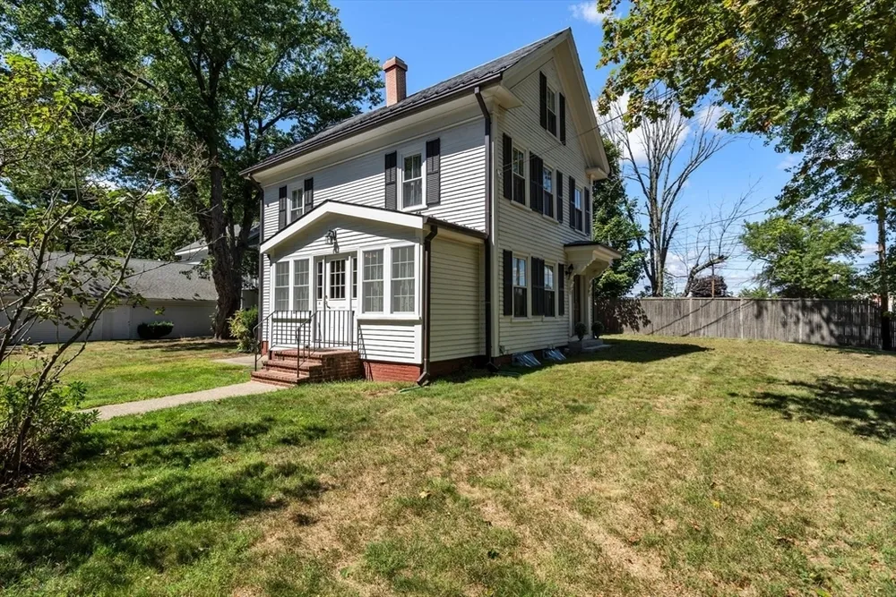 5 Spring St, Medfield, MA 02052