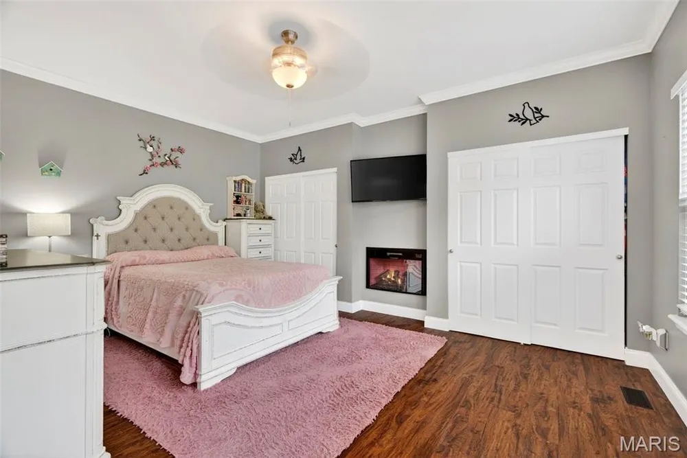 1407 Tucks Inn Ct, Lake St Louis, MO 63367