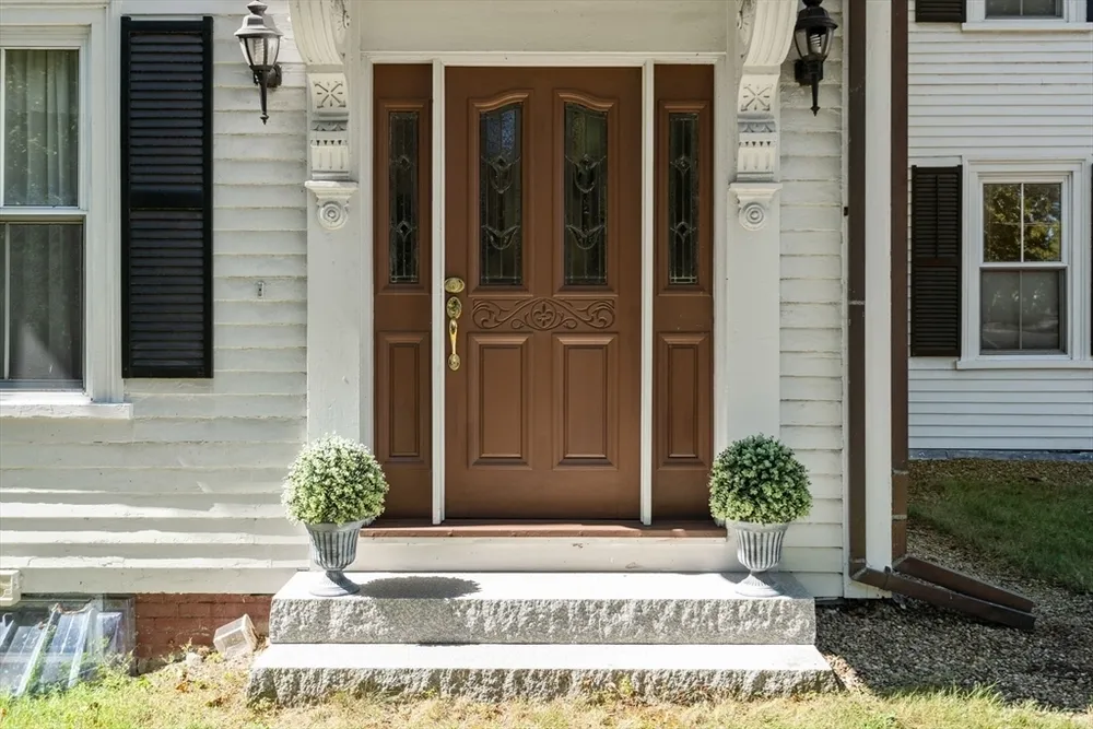 5 Spring St, Medfield, MA 02052