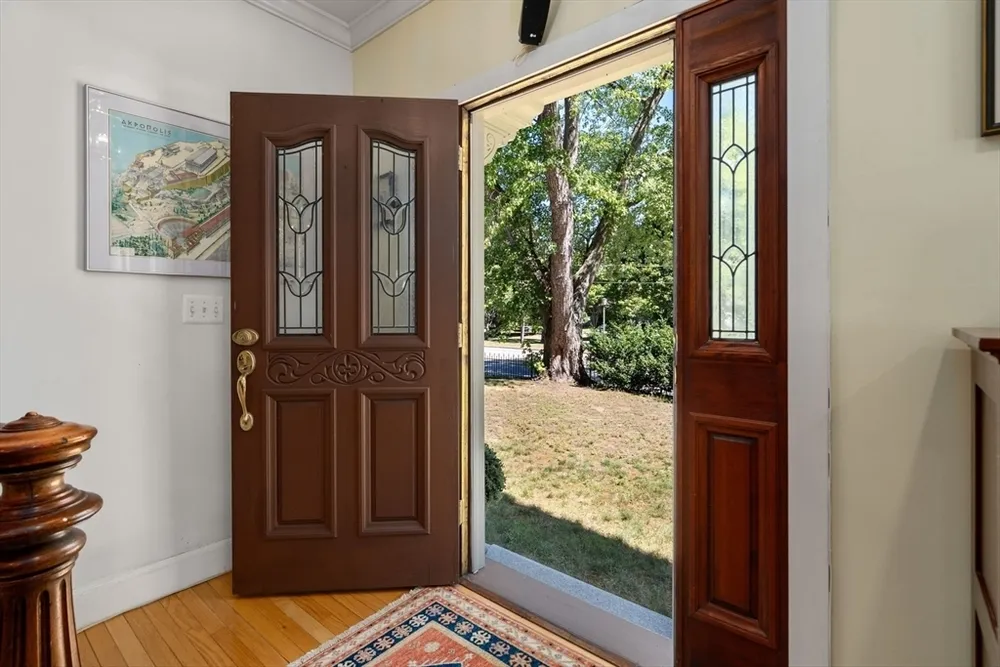 5 Spring St, Medfield, MA 02052