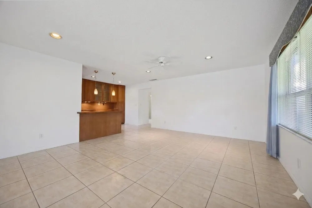 275 High Point Ct, Boynton Beach, FL 33435-6644
