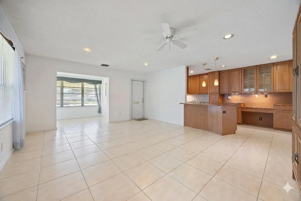 275 High Point Ct, Boynton Beach, FL 33435-6644