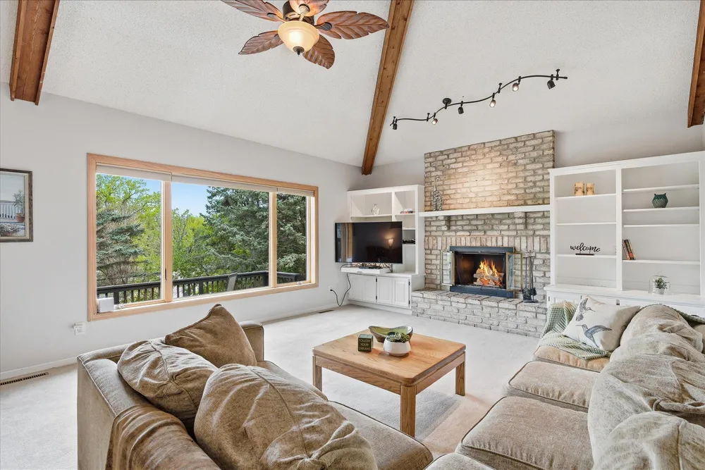 2500 Highland View Ave S, Burnsville, MN 55337