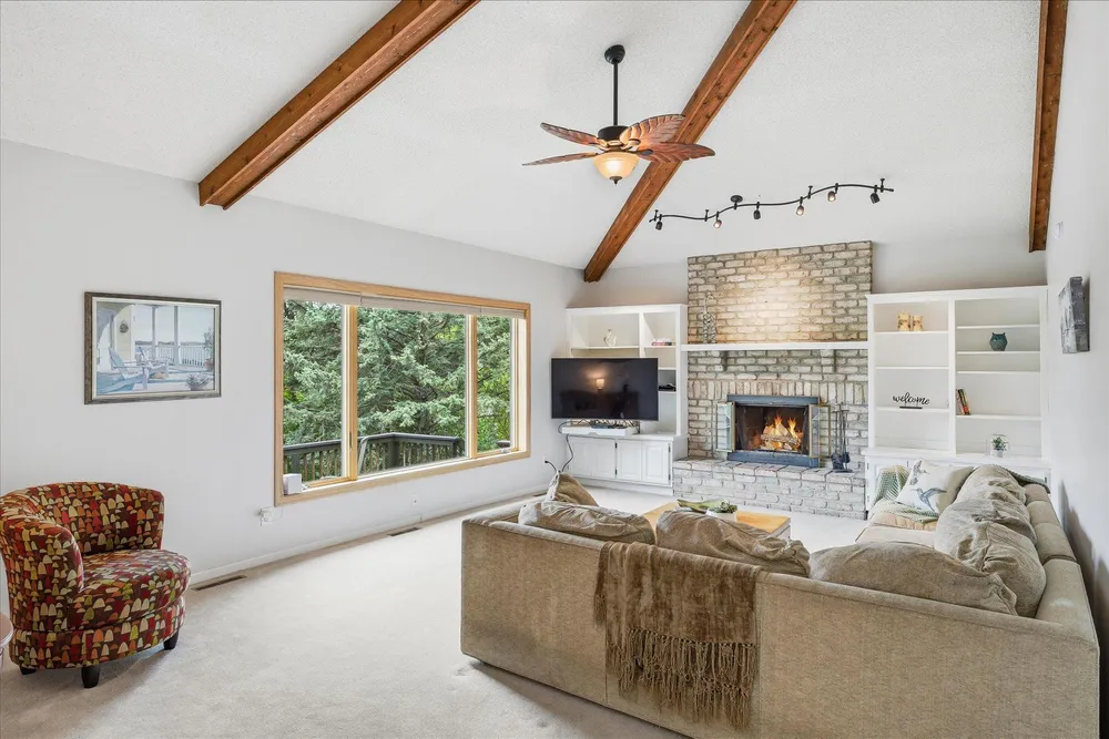 2500 Highland View Ave S, Burnsville, MN 55337