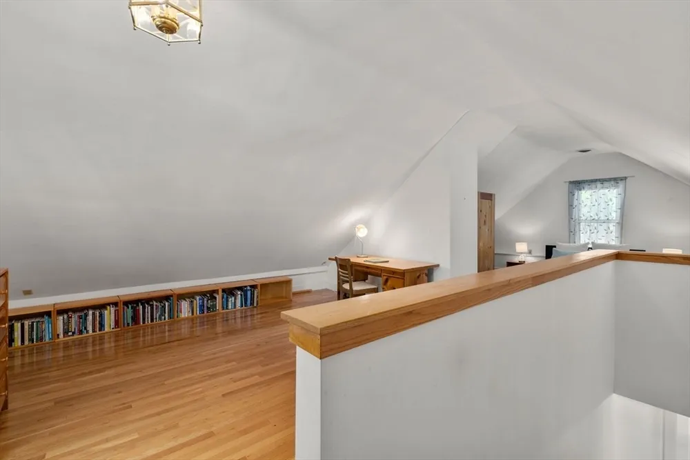 5 Spring St, Medfield, MA 02052