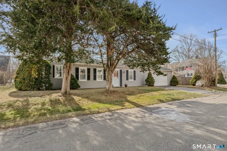 54 Sea Crest Ave, East Lyme, CT 06357