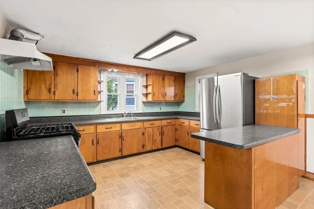 380 Cross St, Winchester, MA 01890