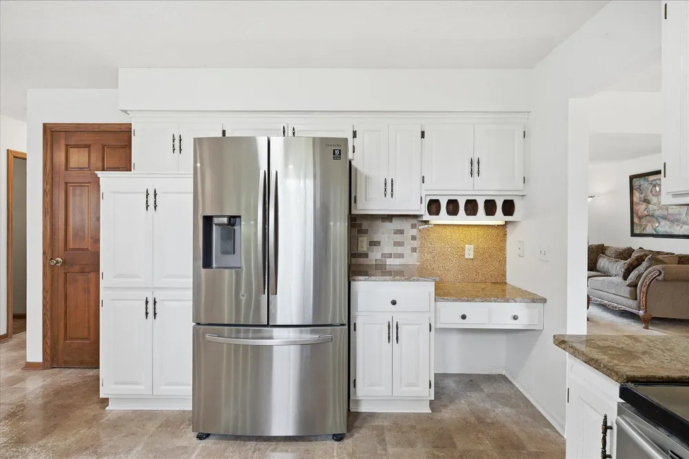2500 Highland View Ave S, Burnsville, MN 55337