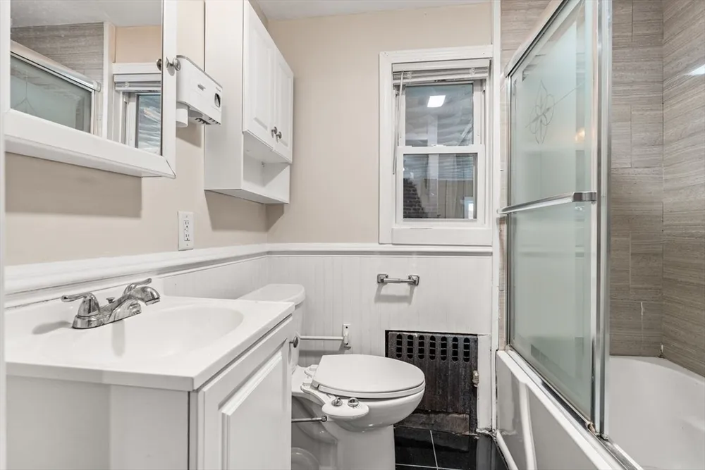 380 Cross St, Winchester, MA 01890
