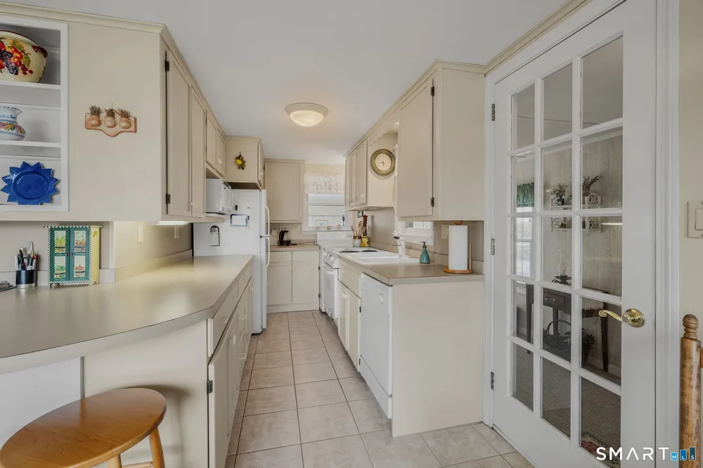 54 Sea Crest Ave, East Lyme, CT 06357