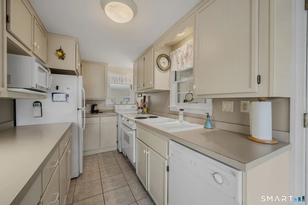 54 Sea Crest Ave, East Lyme, CT 06357