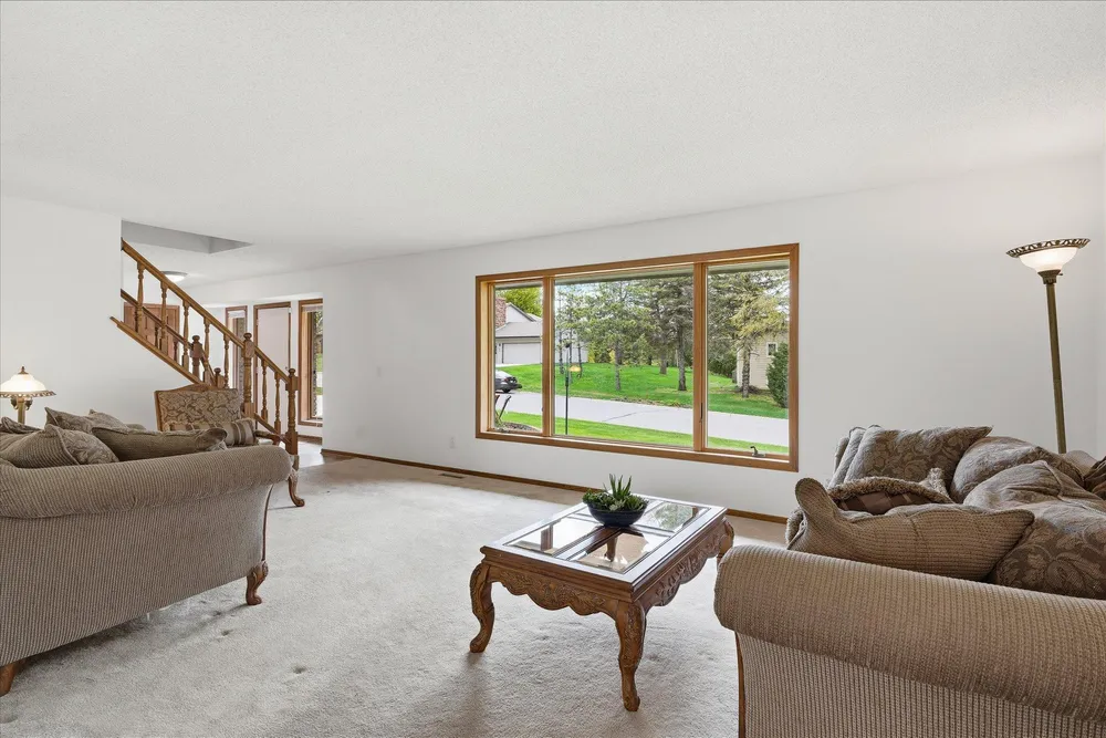 2500 Highland View Ave S, Burnsville, MN 55337