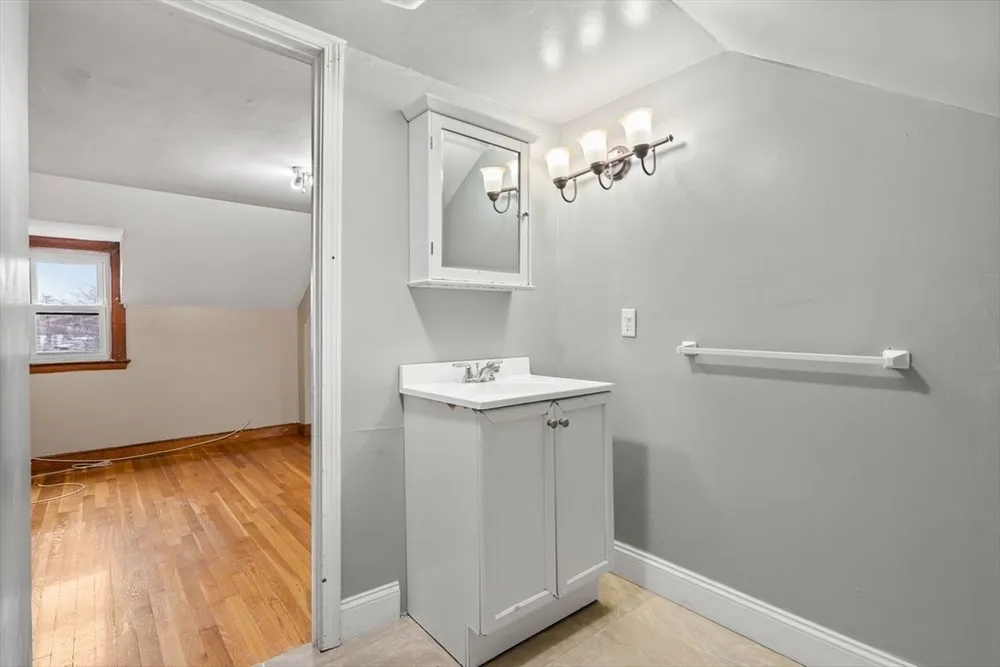 380 Cross St, Winchester, MA 01890