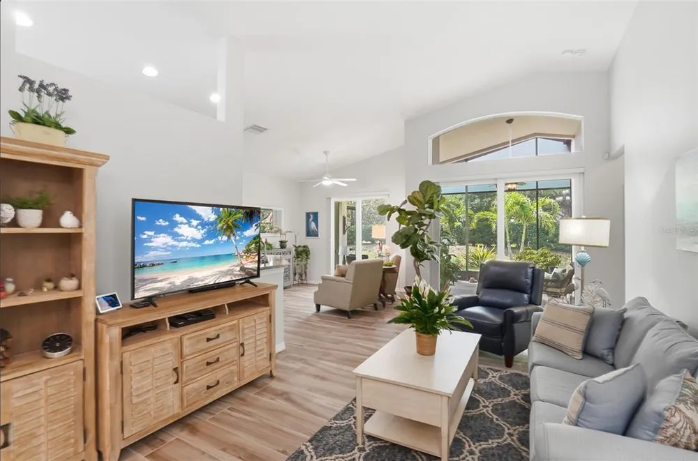 4222 65th Pl E, Sarasota, FL 34243
