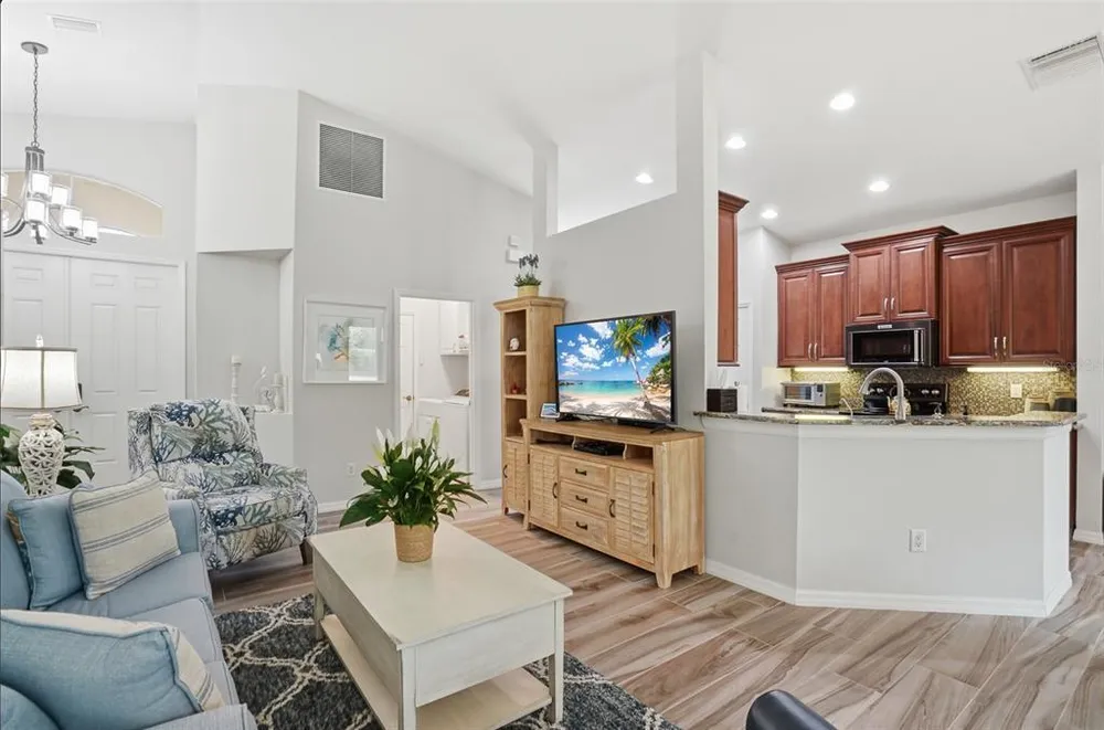 4222 65th Pl E, Sarasota, FL 34243