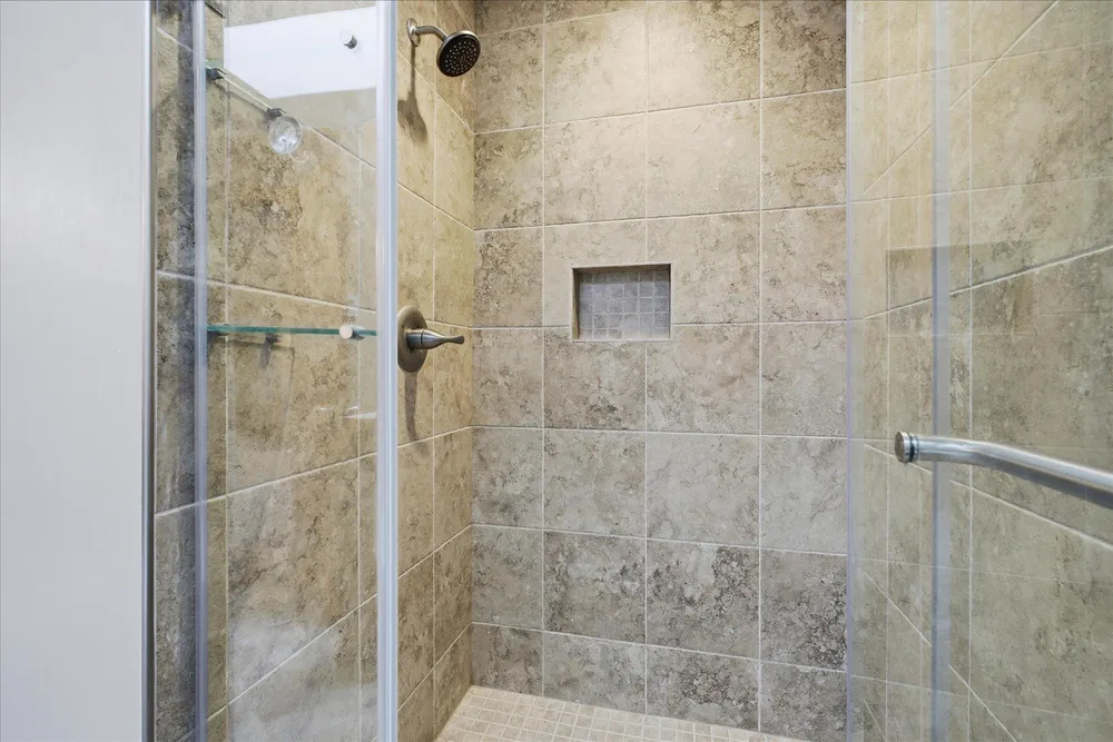 2500 Highland View Ave S, Burnsville, MN 55337