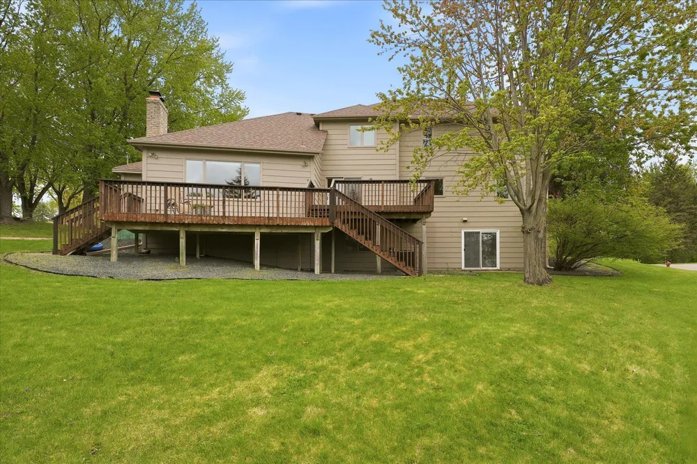 2500 Highland View Ave S, Burnsville, MN 55337