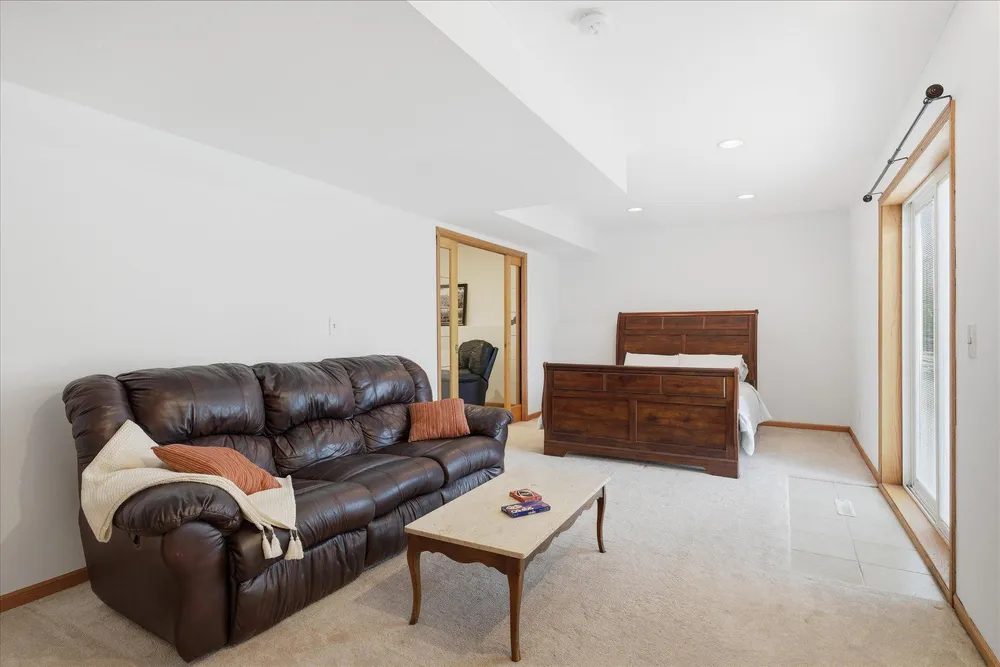 2500 Highland View Ave S, Burnsville, MN 55337