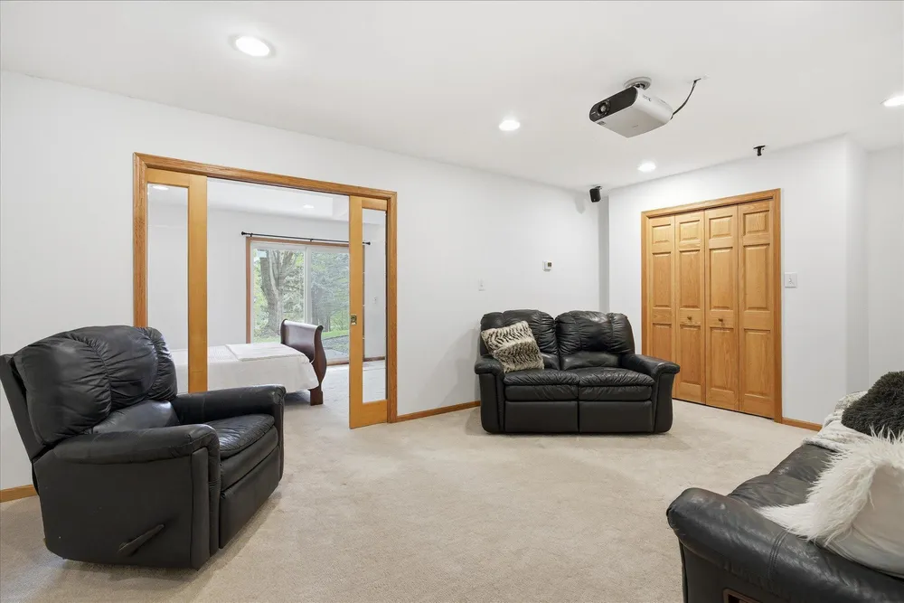 2500 Highland View Ave S, Burnsville, MN 55337