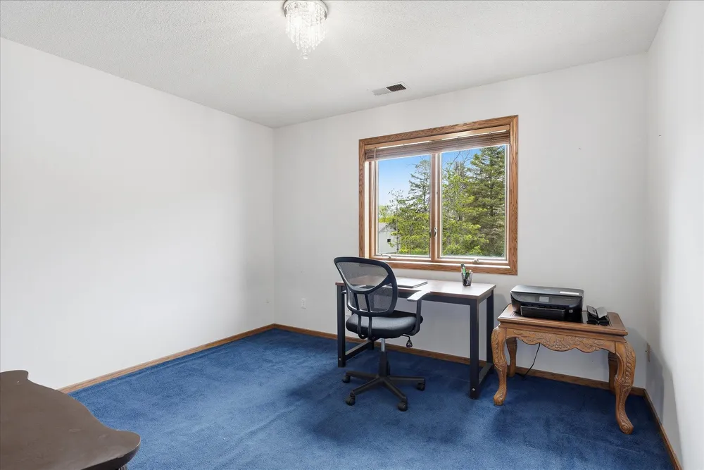 2500 Highland View Ave S, Burnsville, MN 55337