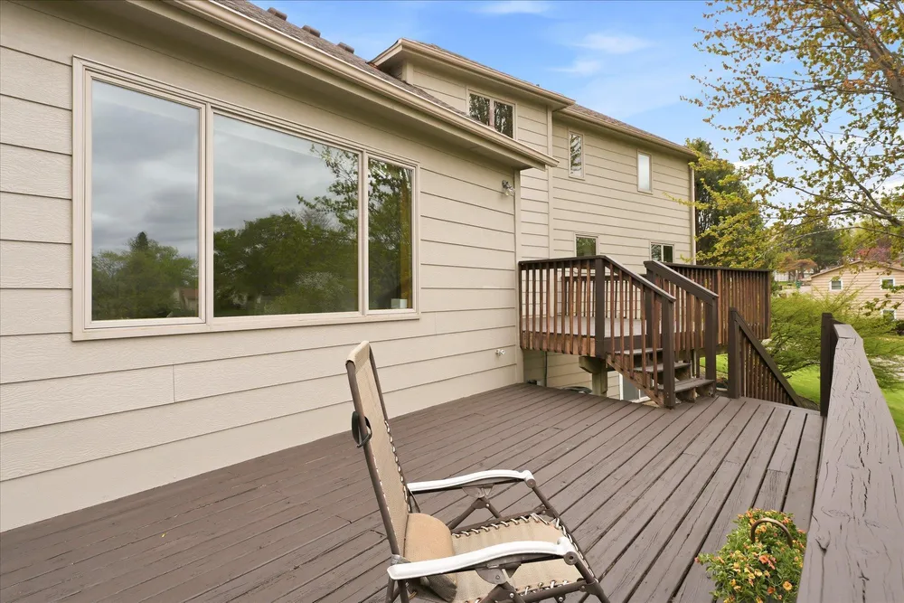 2500 Highland View Ave S, Burnsville, MN 55337