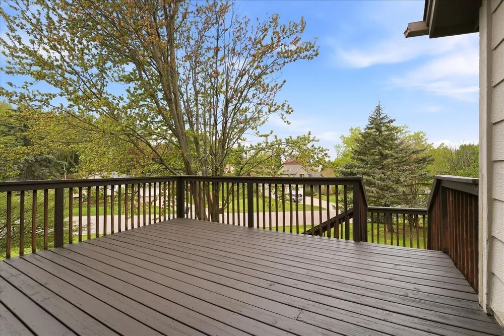 2500 Highland View Ave S, Burnsville, MN 55337