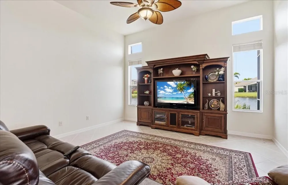 6558 41st Ct E, Sarasota, FL 34243