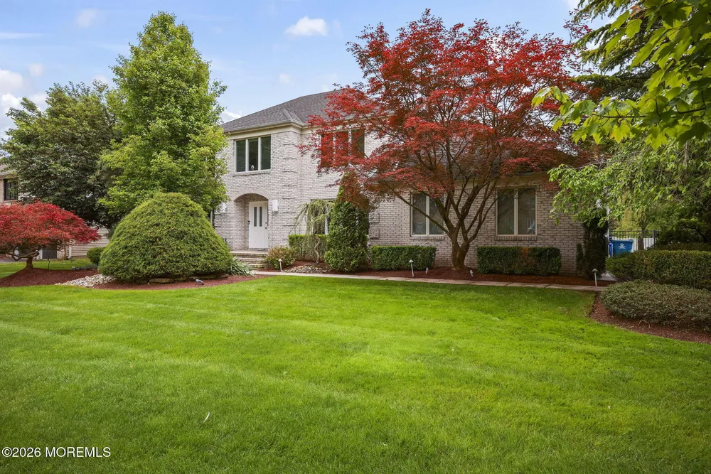 5 Emmons Ct, Marlboro, NJ 07746