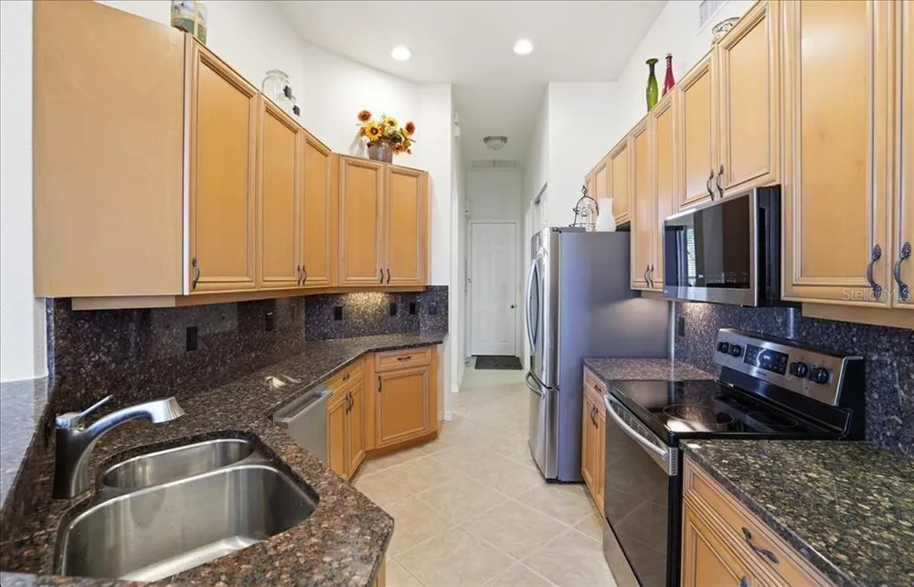 6558 41st Ct E, Sarasota, FL 34243