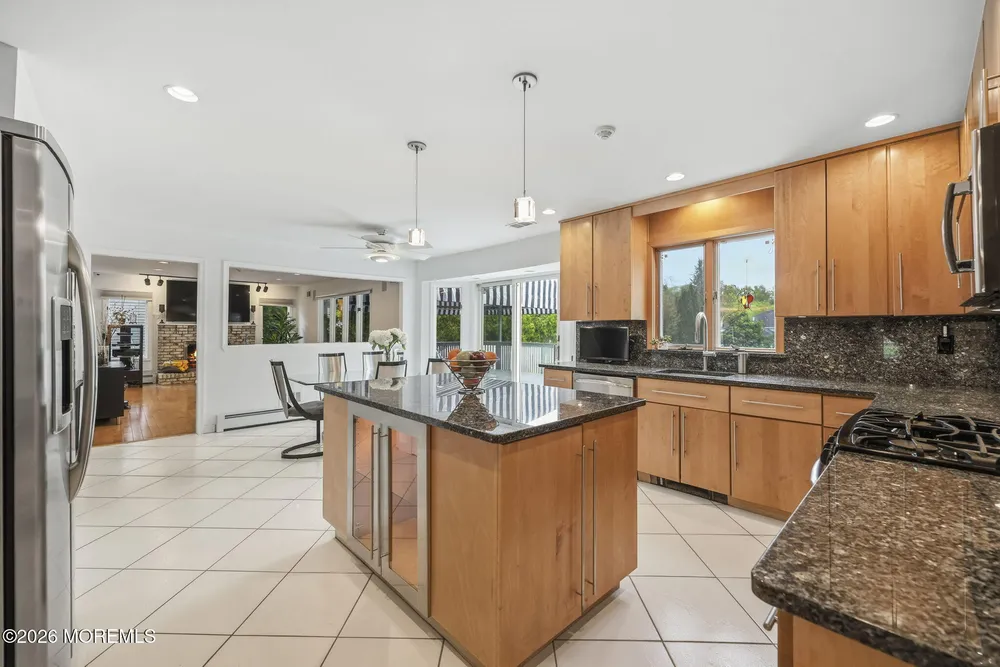 5 Emmons Ct, Marlboro, NJ 07746
