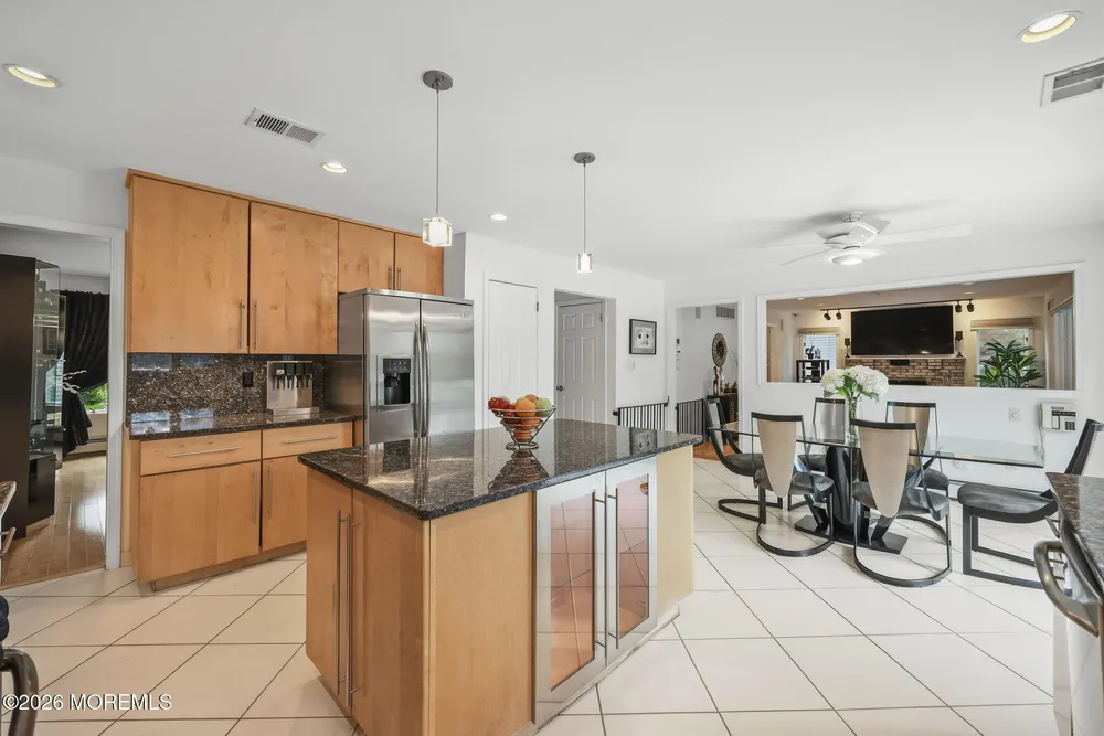 5 Emmons Ct, Marlboro, NJ 07746
