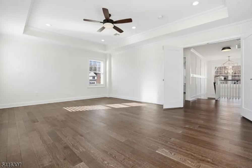 44 Manor Rd, Livingston, NJ 07039