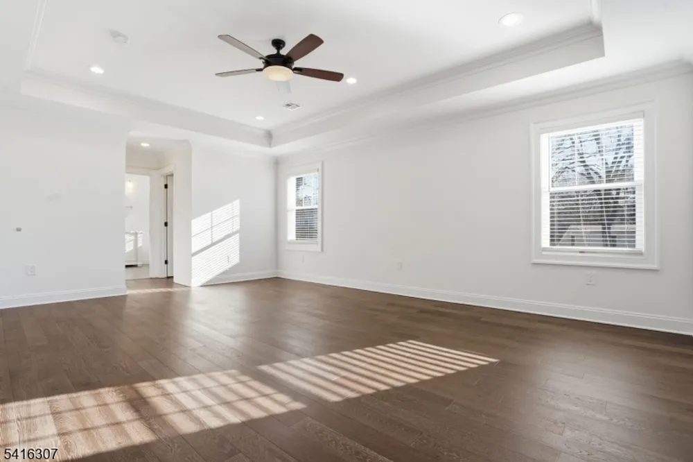 44 Manor Rd, Livingston, NJ 07039
