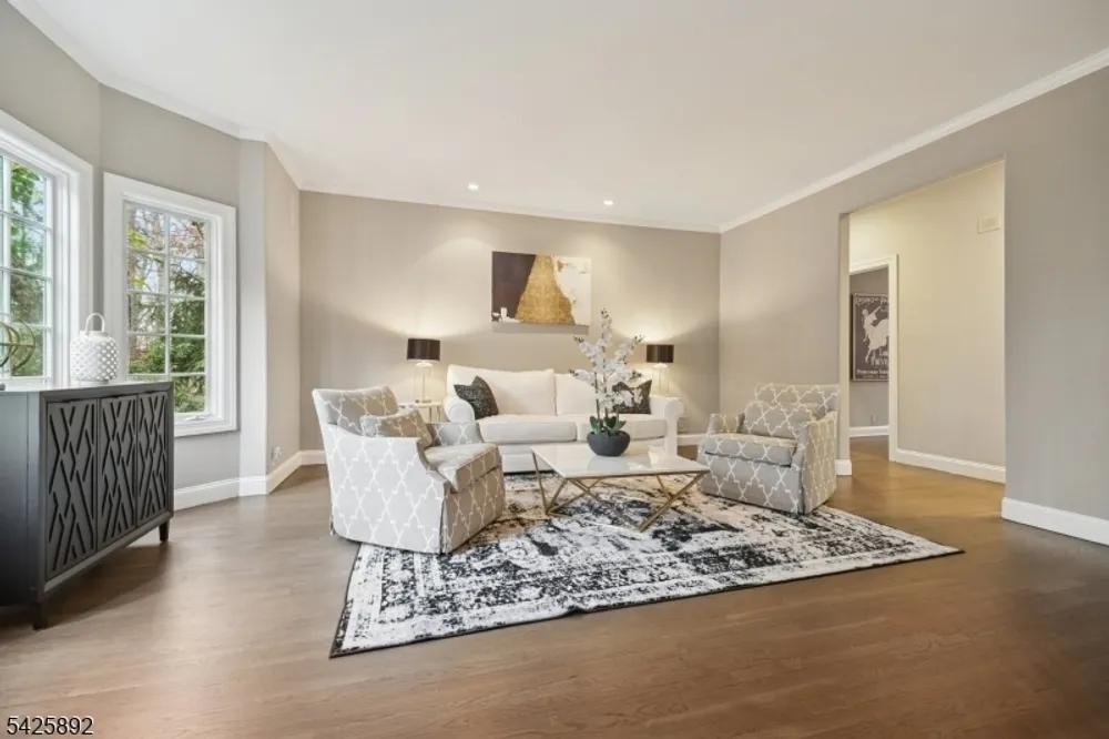 50 Sequoia Dr, Watchung, NJ 07069