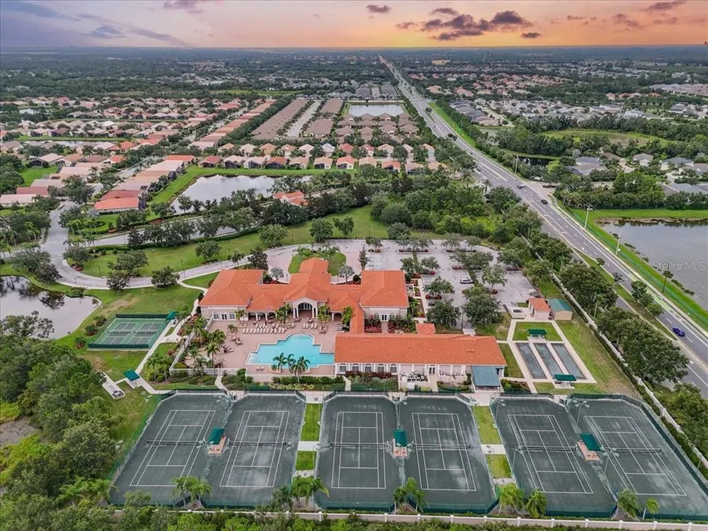 6558 41st Ct E, Sarasota, FL 34243