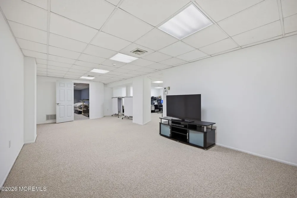 5 Emmons Ct, Marlboro, NJ 07746