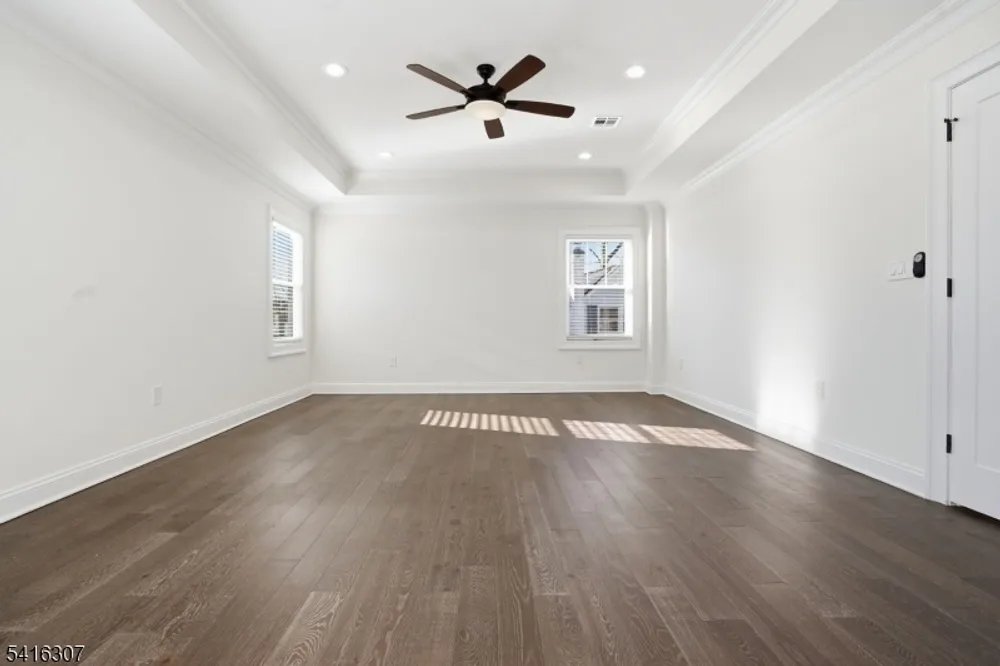 44 Manor Rd, Livingston, NJ 07039