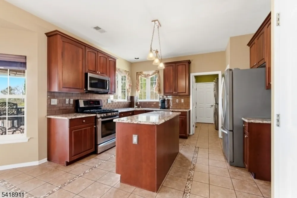 416 Daniel Dr, Greenwich, NJ 08886