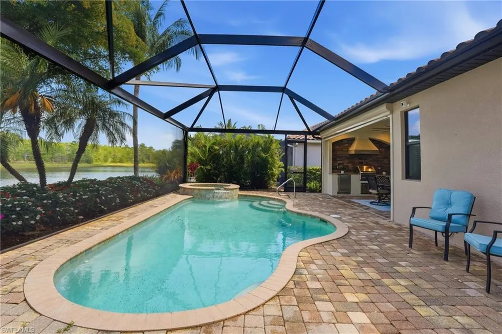 9457 Rialto Dr, Naples, FL 34113