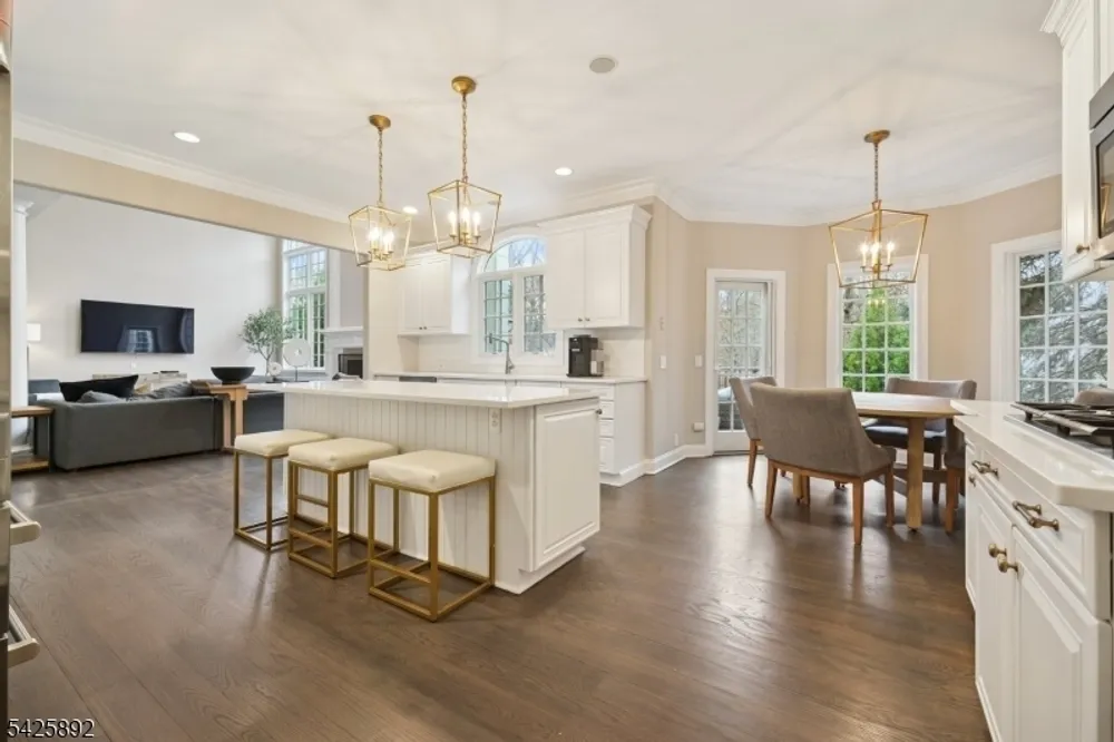 50 Sequoia Dr, Watchung, NJ 07069