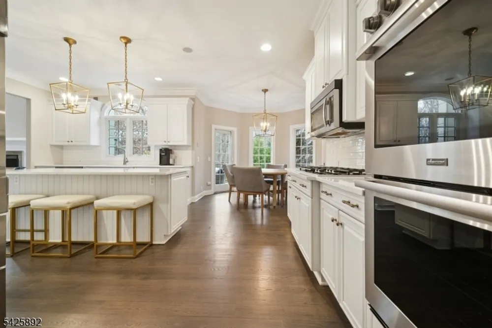 50 Sequoia Dr, Watchung, NJ 07069