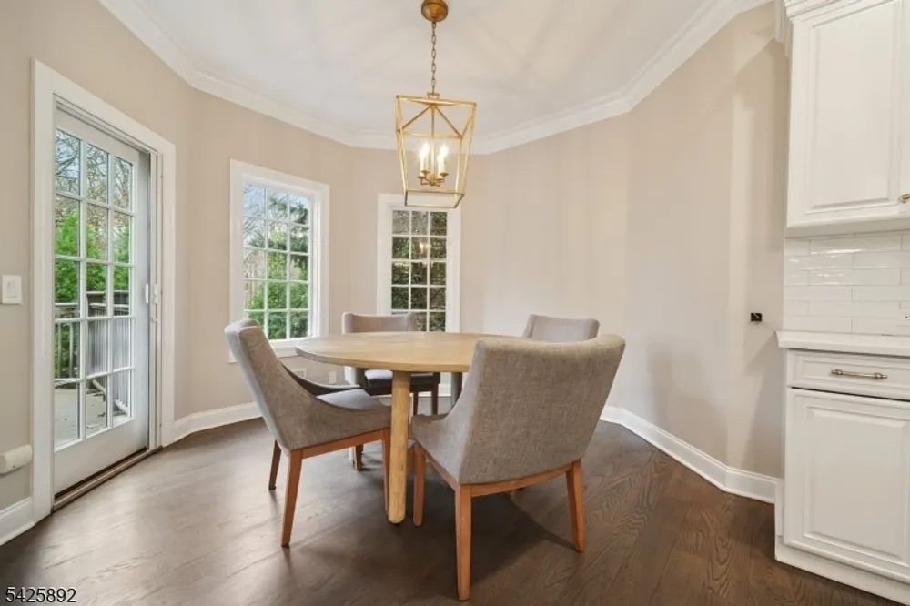 50 Sequoia Dr, Watchung, NJ 07069