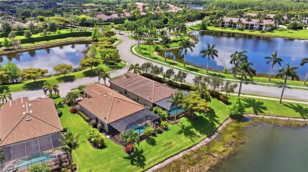 9457 Rialto Dr, Naples, FL 34113